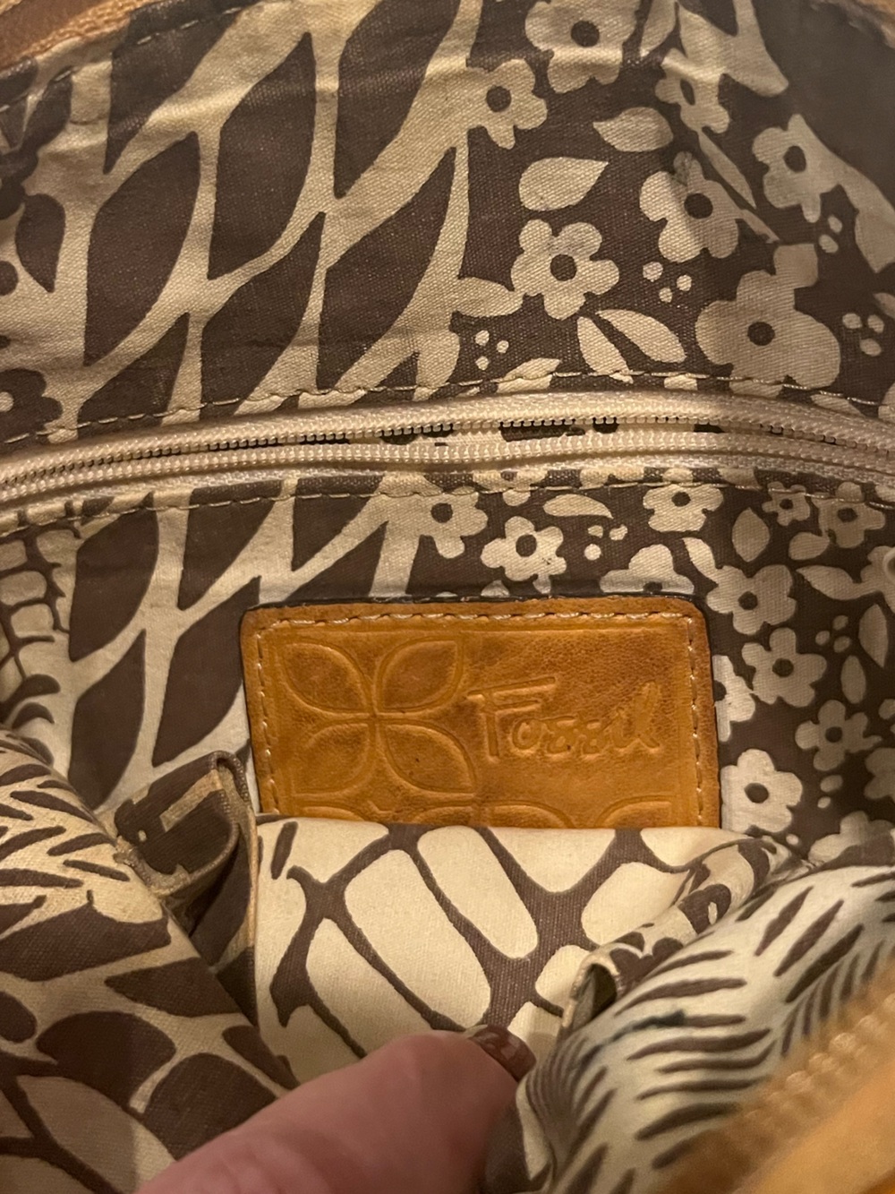 Fossil Tan Mustard Color Leather Crossbody Bag - Picture 4 of 6